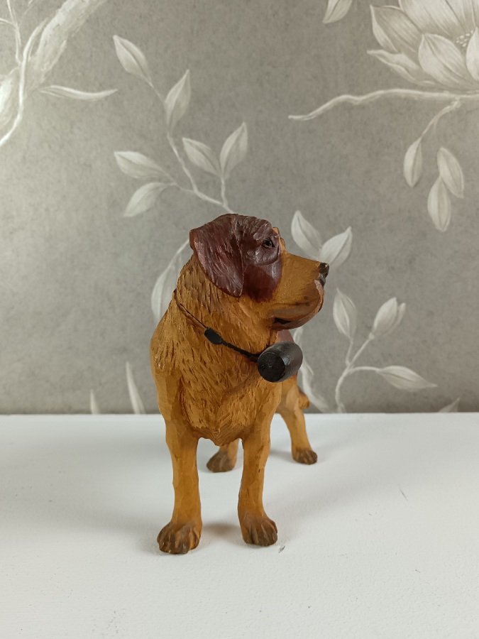 Swiss Carved Wood St Bernard Dog sculpture(5).jpg